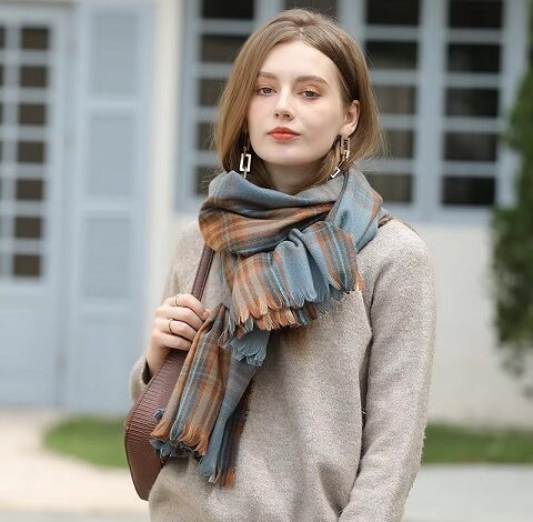 The Versatility of Cashmere Scarves: Fashion Tips and Tricks